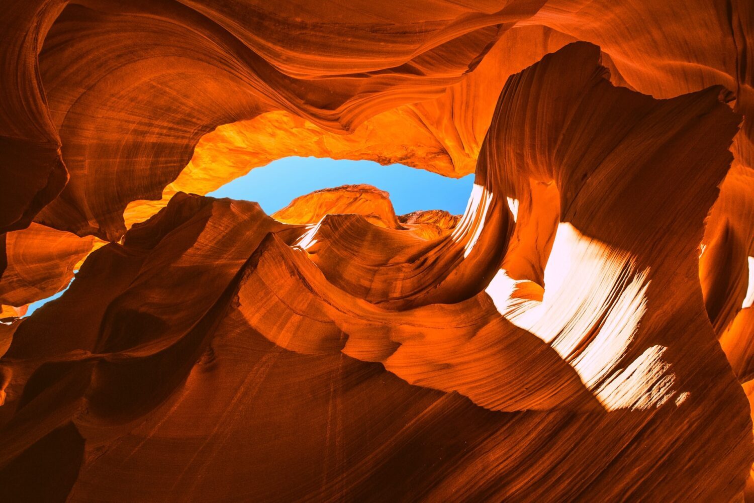 A Guide for Exploring and Hiking Antelope Canyon